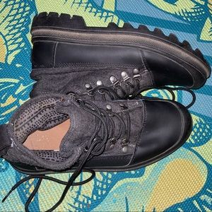 TOMS combat rain boots